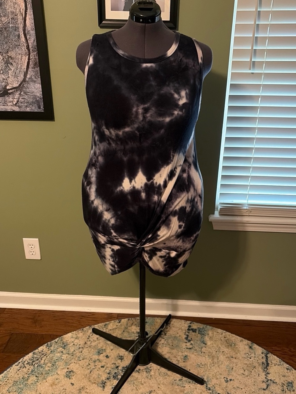 Sleeveless Tie-Dye Asymmetrical Twist Dress - Black & White